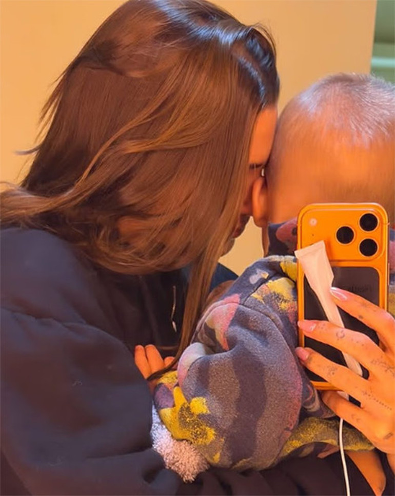 Şöhret yolunu yürürken çok seferler tökezlemişti… Güzel karısı yanında, oğlu beşiğinde uykuda… Yeni yaşına tüm dilekleri gerçek olarak girdi