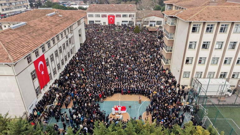 Öğrencisi tarafından öldürülen öğretmen Fatma Nur Çelik’ten geriye bu görüntüler kaldı: Dile kolay 20 senelik bir kayıt... Lise öğrencisi tutuklandı