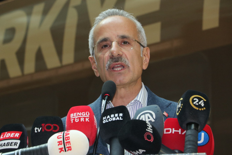 CNN Türk ekibinin İsrailde gözaltına alınmasına peş peşe tepkiler