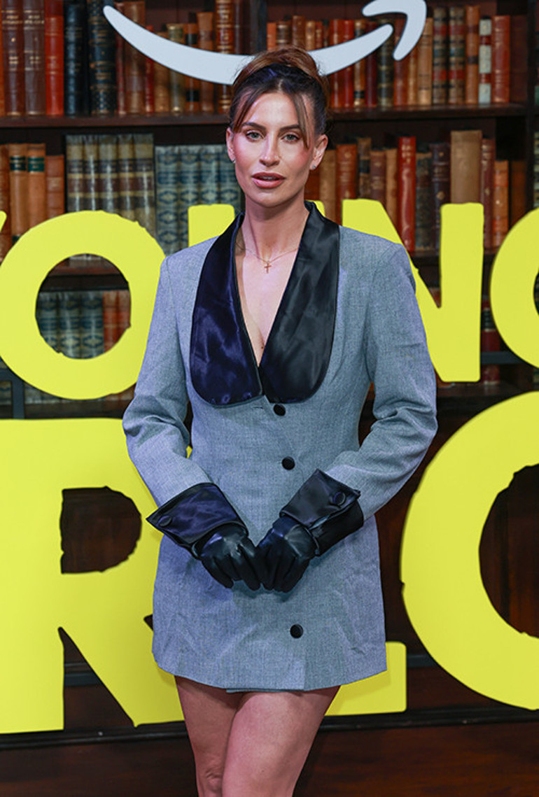 Dizi oyuncusu, lüks arabasının keyfini bile çıkaramadı: Kızımı okuldan almaya gittim, utançtan yerin dibine girdim