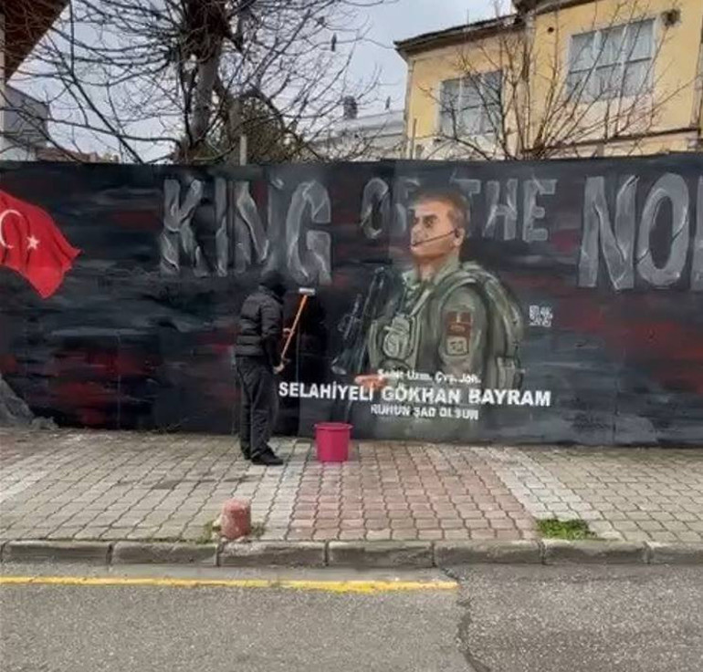 Çizdiği resim görenleri duygulandırdı | Belediye başkanından üniversite öğrencisine hediye