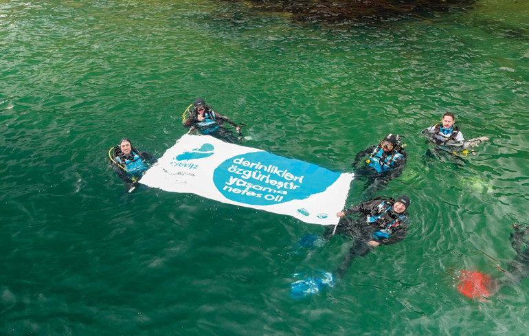 Hayalet ağlar sanata dönüştü