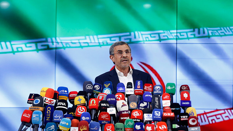 Ahmedinejadın hayatta olduğu iddia edildi