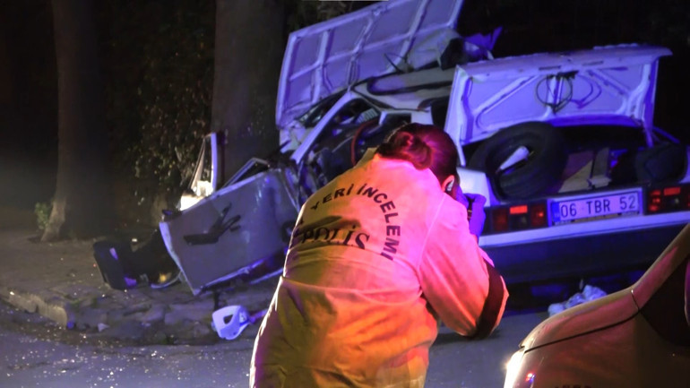 İstanbulda feci kaza: Süratle duvara çarptı, hayatını kaybetti