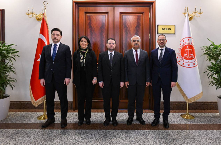 Bakan Çiftçi ile Bakan Gürlek, DEM Partili Buldan ve Sancar ile görüştü