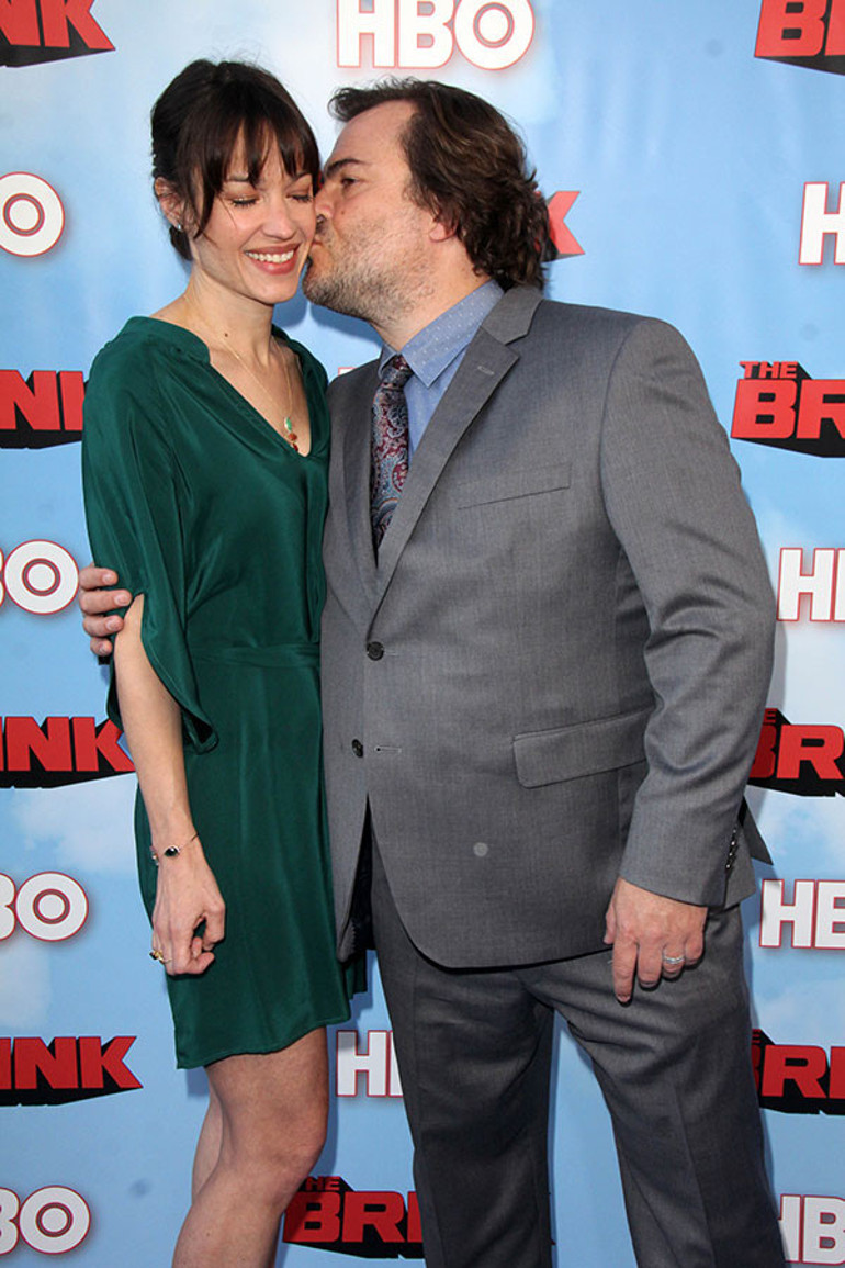 Lisede beğenip açılamadığı güzel kız 15 yıl sonra karşısına çıkmıştı… Evliliklerinde 20 yılı devirdiler… Aşkları ilk günkü gibi taze kaldı