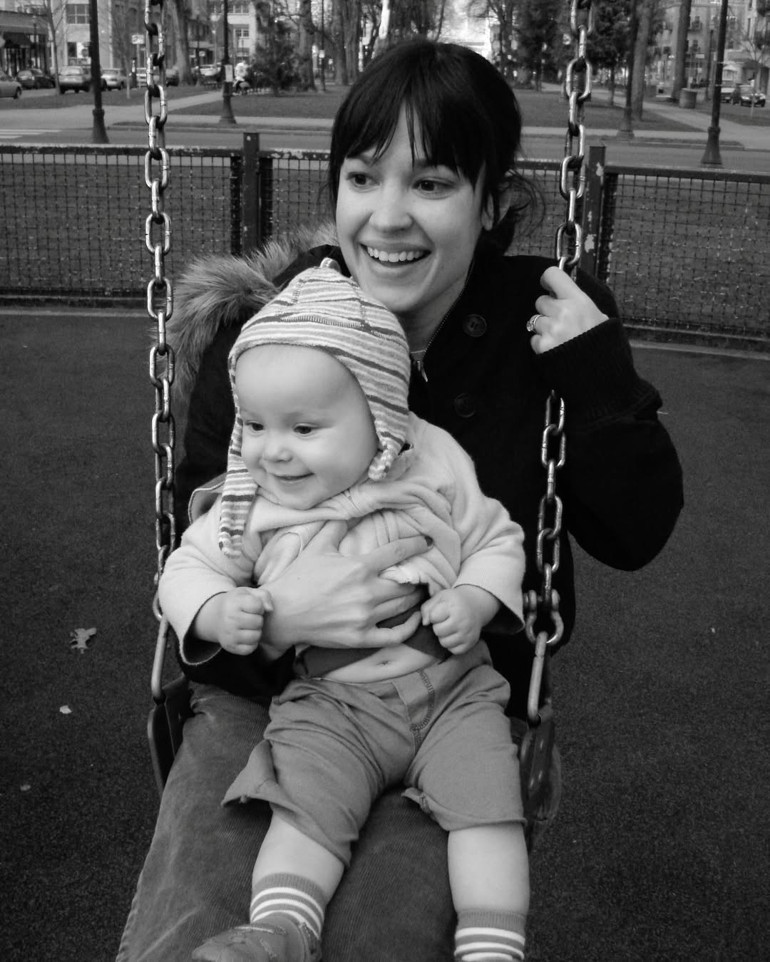 Lisede beğenip açılamadığı güzel kız 15 yıl sonra karşısına çıkmıştı… Evliliklerinde 20 yılı devirdiler… Aşkları ilk günkü gibi taze kaldı