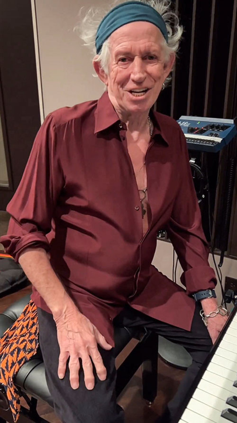 Tam 43 yıldır karısından başka kimseyi sevmedi... 82 yaşında bambaşka bir bebek mutluluğu... Kime nasip olur böylesi