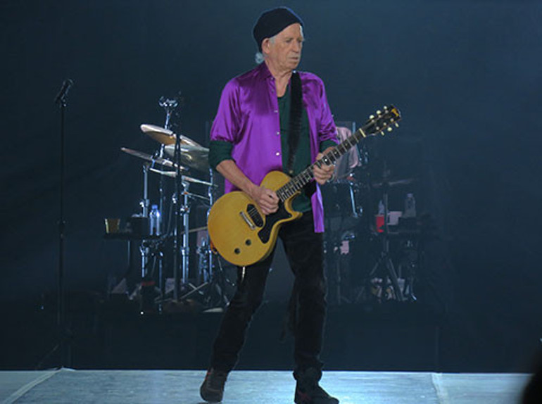 Tam 43 yıldır karısından başka kimseyi sevmedi... 82 yaşında bambaşka bir bebek mutluluğu... Kime nasip olur böylesi