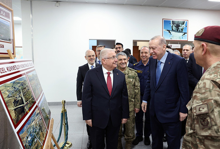 Son dakika… Cumhurbaşkanı Erdoğandan düşürülen füze uyarısı: Bir daha aynı olay yaşanmasın diye uyarılarımızı en net şekilde yapıyoruz