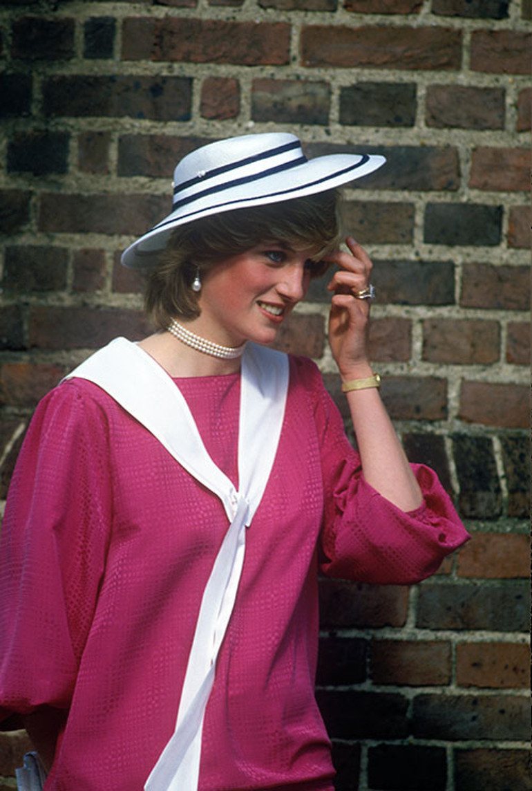 Tatile gittiler, kara bir kabus bulutu üzerlerine çöktü: Üstsüz pozlarını görünce dünyası başına yıkıldı