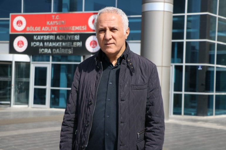 Yaptırmak istediği dişleri yüzünden evine ve aracına haciz geldi