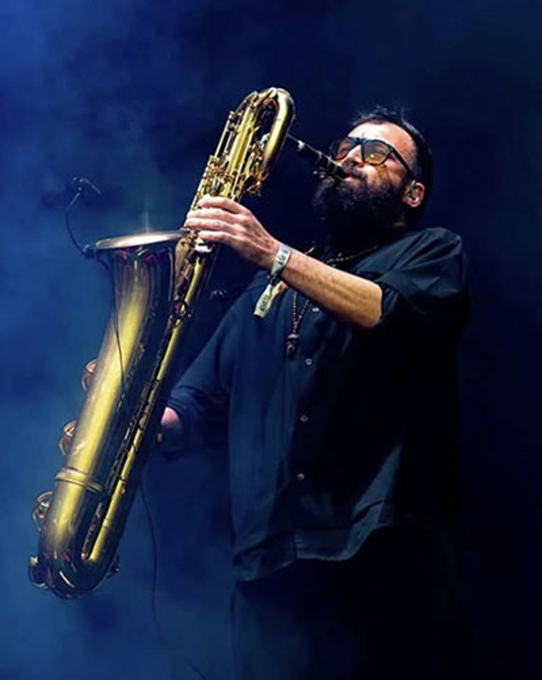 Mimozalar eşliğinde…