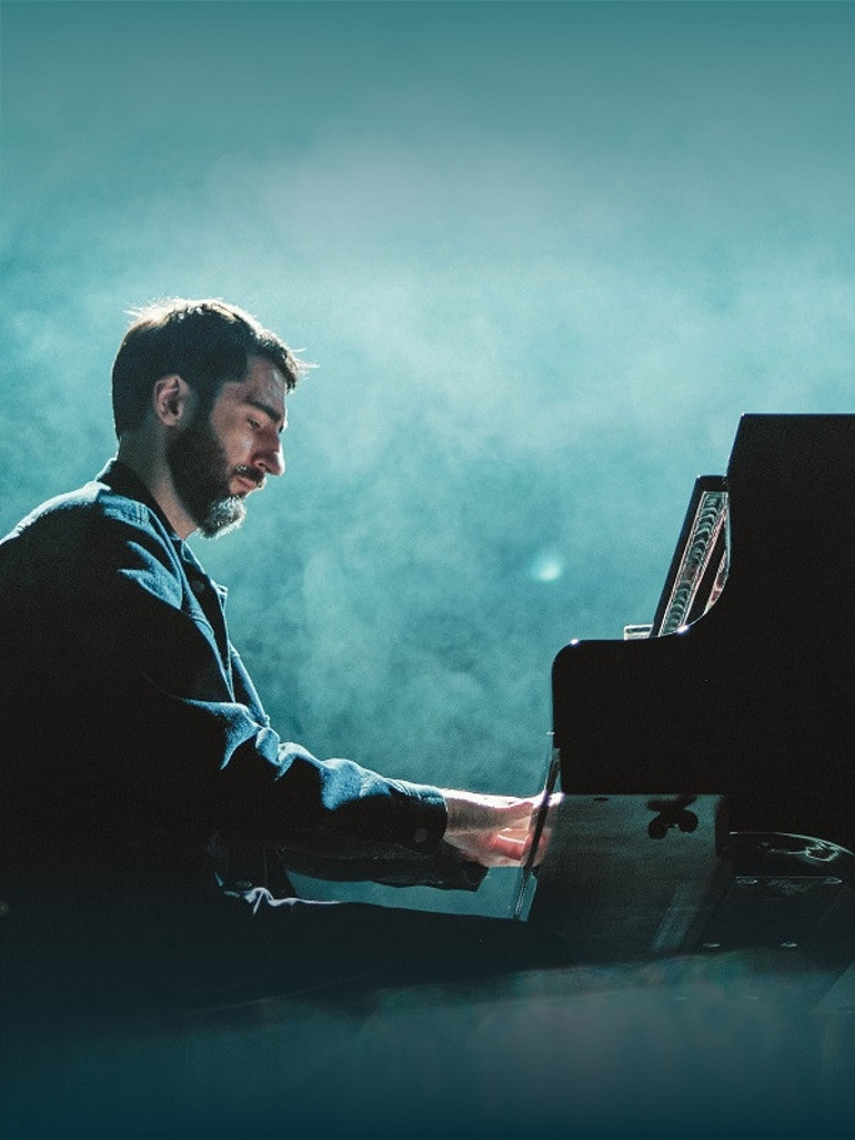 Mimozalar eşliğinde…