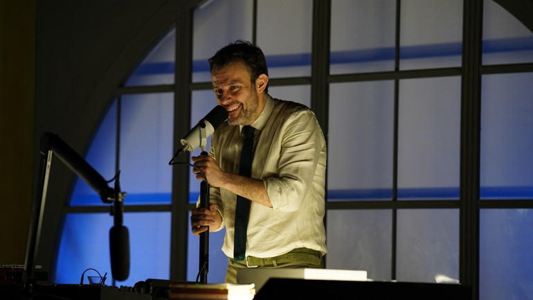 Mimozalar eşliğinde…