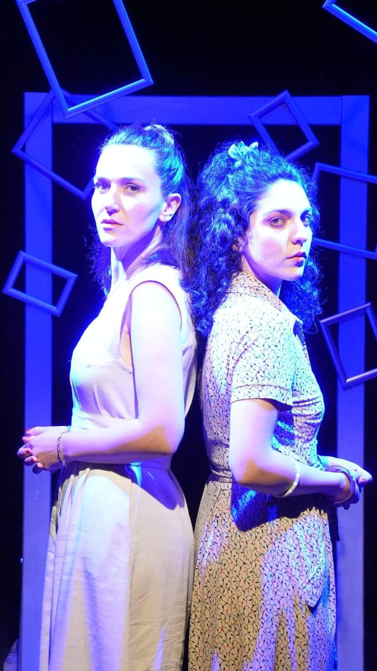 Mimozalar eşliğinde…