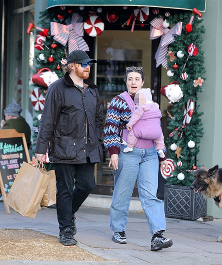  Kaçamak bakışlar, utangaç gülümsemeler