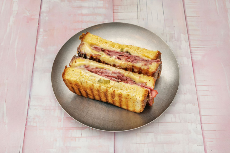 İki dilim ekmek, eksiksiz bir öğün