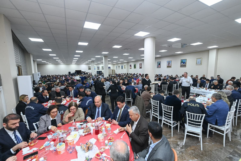 Baba Ocağı İbradı’da vefa buluşması Bakan Ersoy hemşehrileriyle geleneksel iftar sofrasında bir araya geldi