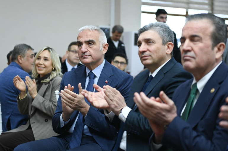 Baba Ocağı İbradı’da vefa buluşması Bakan Ersoy hemşehrileriyle geleneksel iftar sofrasında bir araya geldi