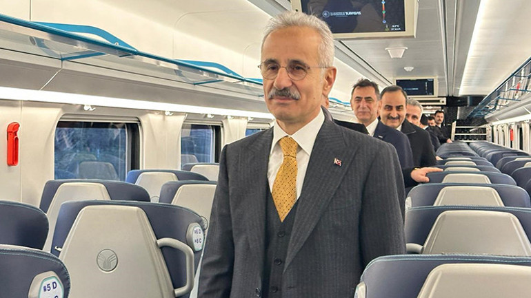 Bakan Uraloğlu: Demiryolu ağımızı 2053 yılına kadar, 28 bin 590 kilometreye yükseltmeyi planladık