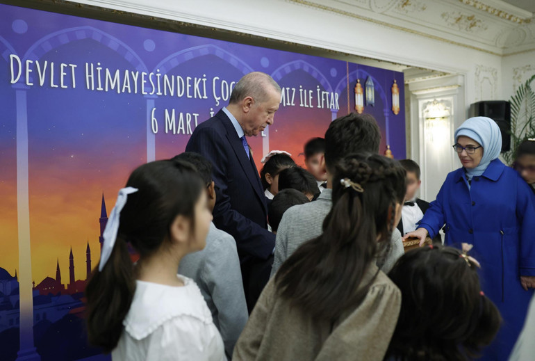 Devlet himayesindeki çocuklardan Cumhurbaşkanı Erdoğana doğum günü kutlaması