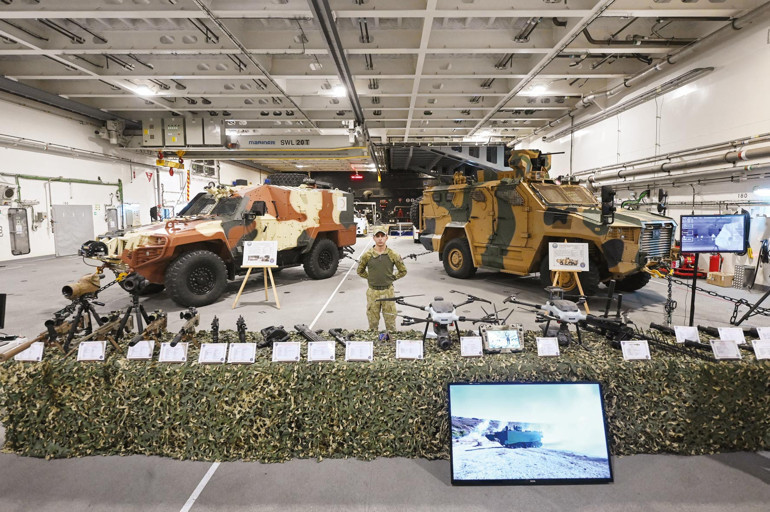 TCG Anadolu İngiltere’de şov yaptı