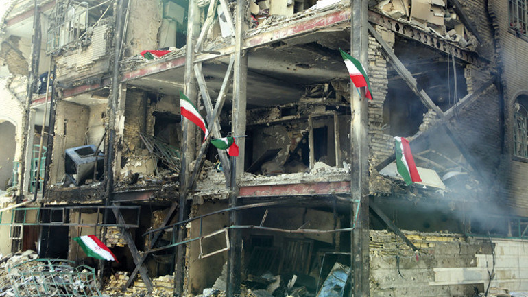 Savaşta 8. gün... Hamaney’in sığınağına 100 bomba