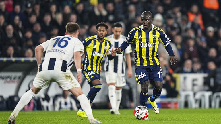 Fenerbahçe, 5 taraftar hakkında yasal işlem başlattı