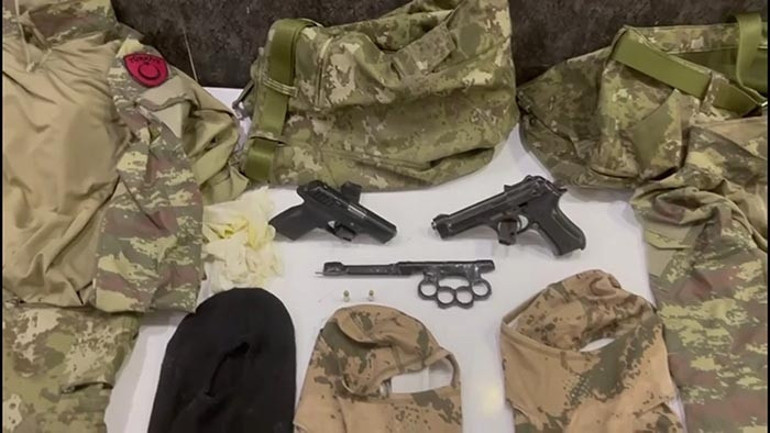 Özel harekat polisi gibi giyinip baskın yapmaya çalıştılar: