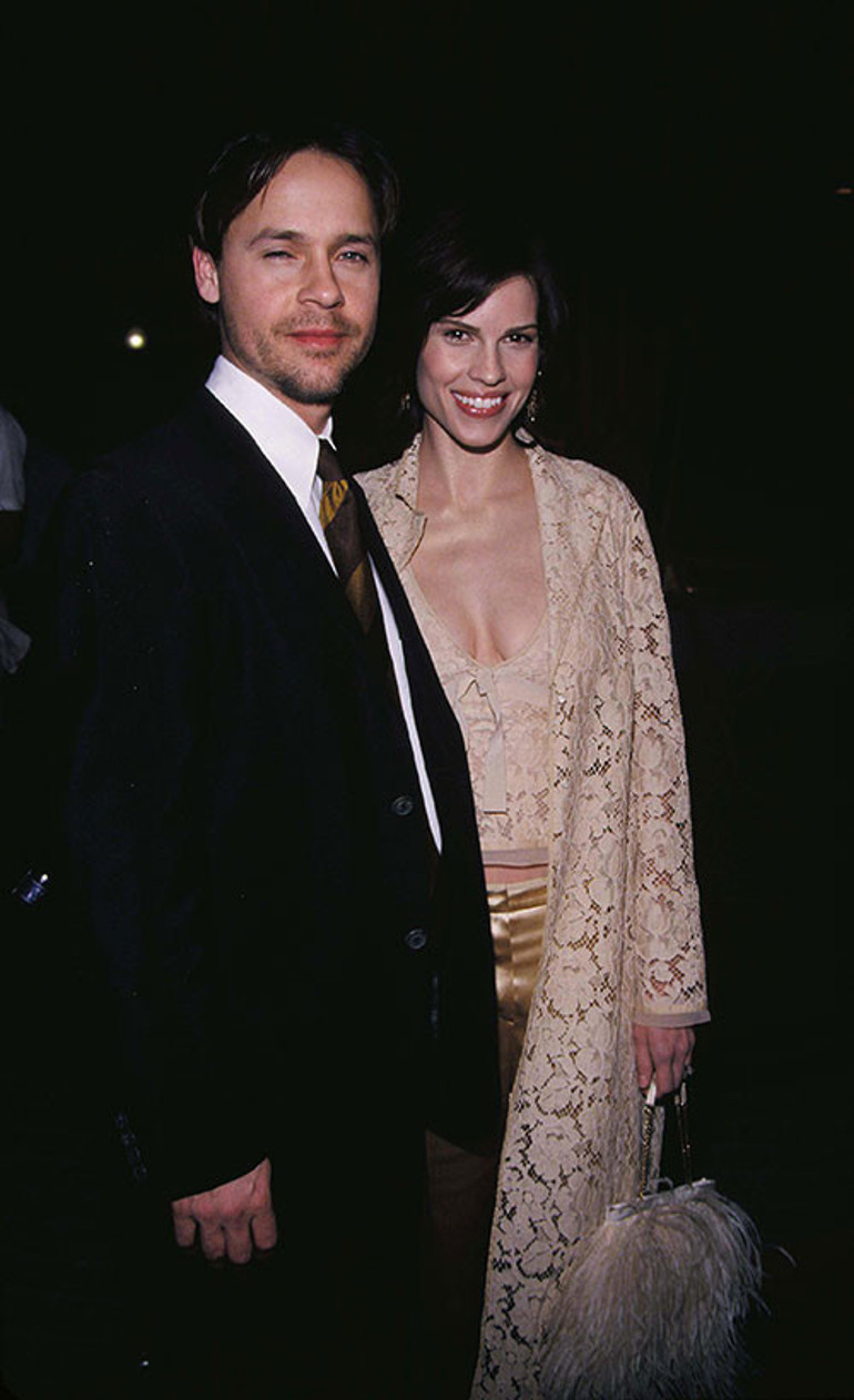  Şimdi ikiz çocuklarını yokluk nedir bildirmeden lüks malikanelerde büyütüyor