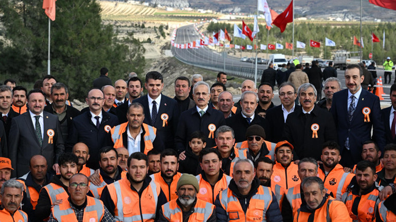 Seyahat süresi 9 dakikaya düştü Bakan Uraloğlu açıkladı