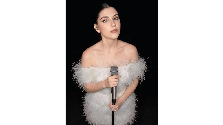 Beren Demirkaya: Siyah Beyaz bir aşkın hikayesi
