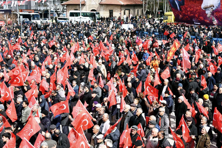 CHP Lideri Özel: Sanchez dik durdu