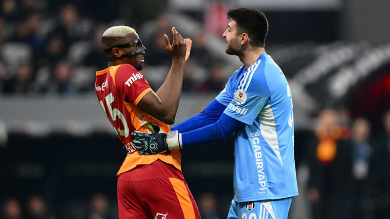 Beşiktaş - Galatasaray derbisinin hakem yönetimini Trio inceledi: Osimhen de Orkun da kırmızı kart görmeliydi