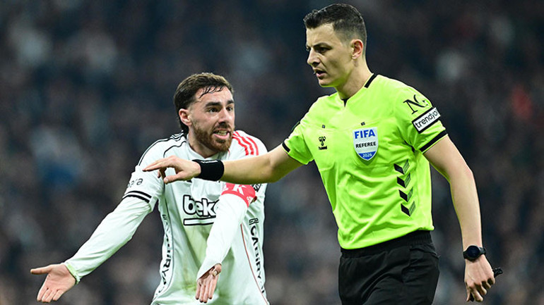  Osimhen kırmızı kart görmeliydi