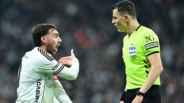  Osimhen kırmızı kart görmeliydi