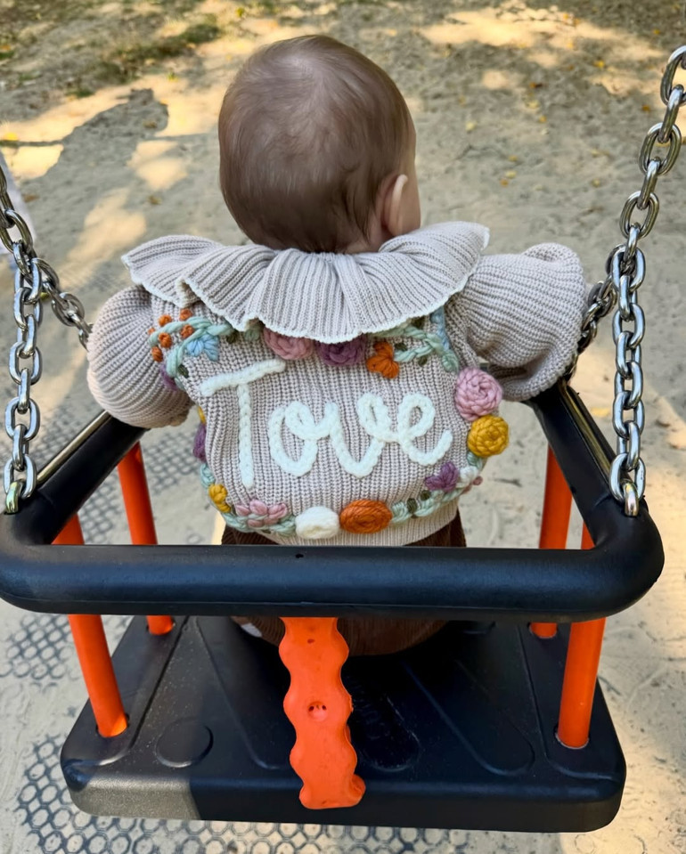 Ünlü oyuncu yuvasına dönüyor… Kızını kendi memleketinde büyütecek