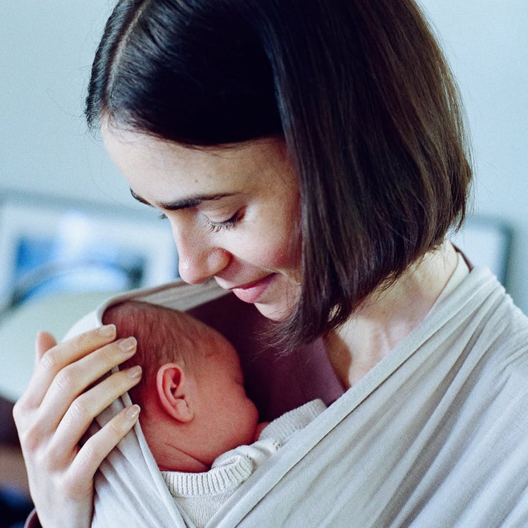 Ünlü oyuncu yuvasına dönüyor… Kızını kendi memleketinde büyütecek