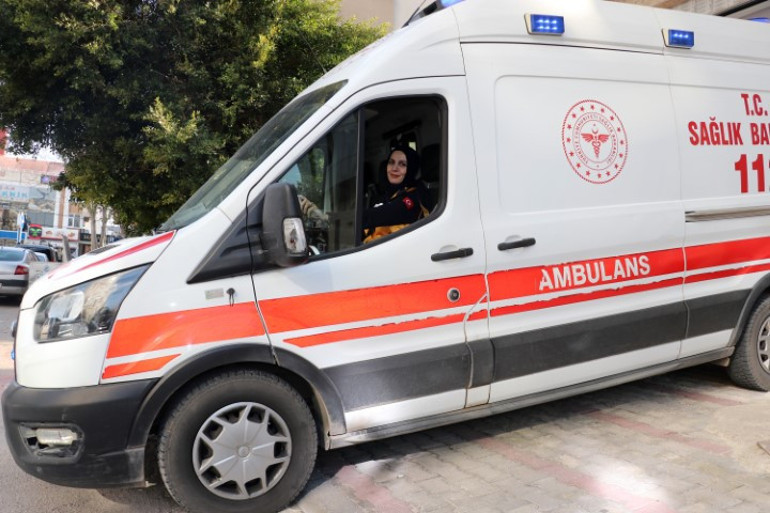 Trafikte bunu bile soran var Ambulans şoförü Gülser, mesleğinin zorluklarını anlattı