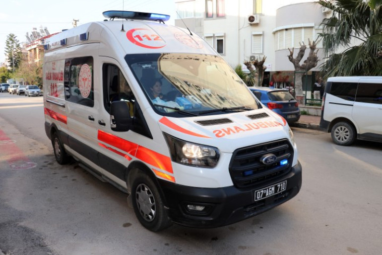 Trafikte bunu bile soran var Ambulans şoförü Gülser, mesleğinin zorluklarını anlattı