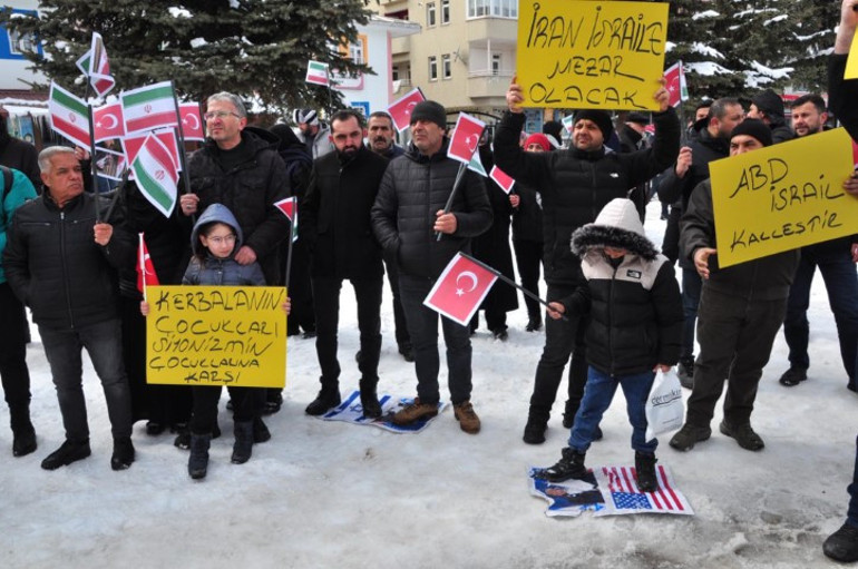 ABD ve İranın saldırılarını protesto ettiler