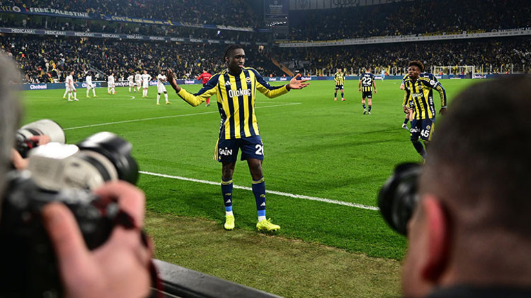 Seriye bağladı, Fenerbahçeye 90+5te hayat verdi: Sidiki Cheriften tarihe geçen gol