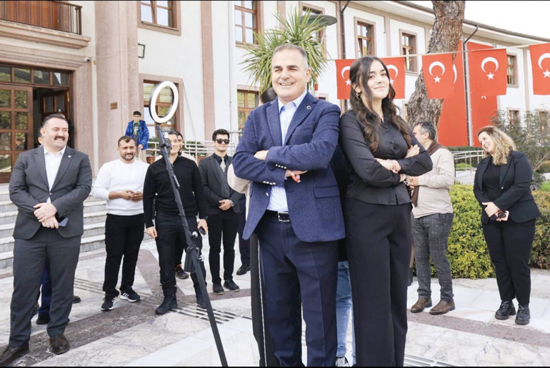 Savaşa inat hayatlar