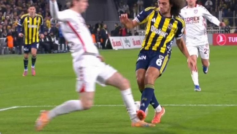 Fenerbahçenin Samsunspora attığı gol ofsayt mı Eski hakemler açıkladı