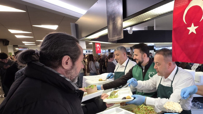 Leverkusen’de 3 bin kişilik iftar buluşması