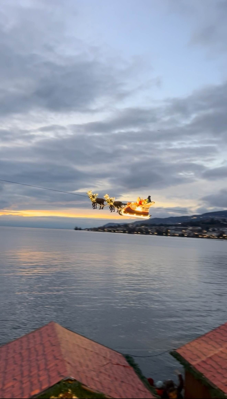 Uçan Noel Baba’nın peşinde...