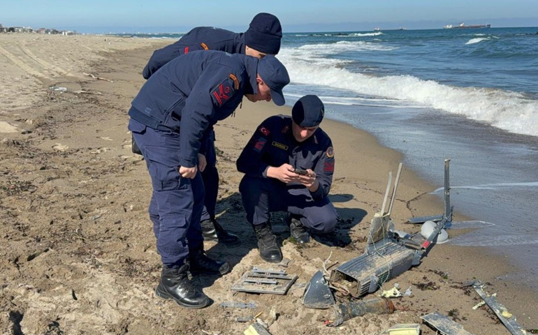 Sakaryada sahilde parçalanmış insansız hava aracı bulundu