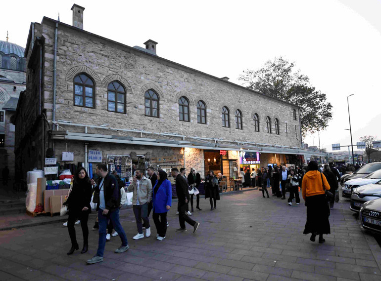 İstanbul’un kalbinde, hanlar arasında zaman yolculuğu...