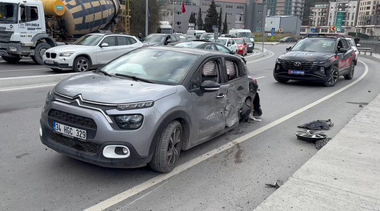 Sarıyerde 4 aracın karıştığı zincirleme kazada 4 kişi yaralandı